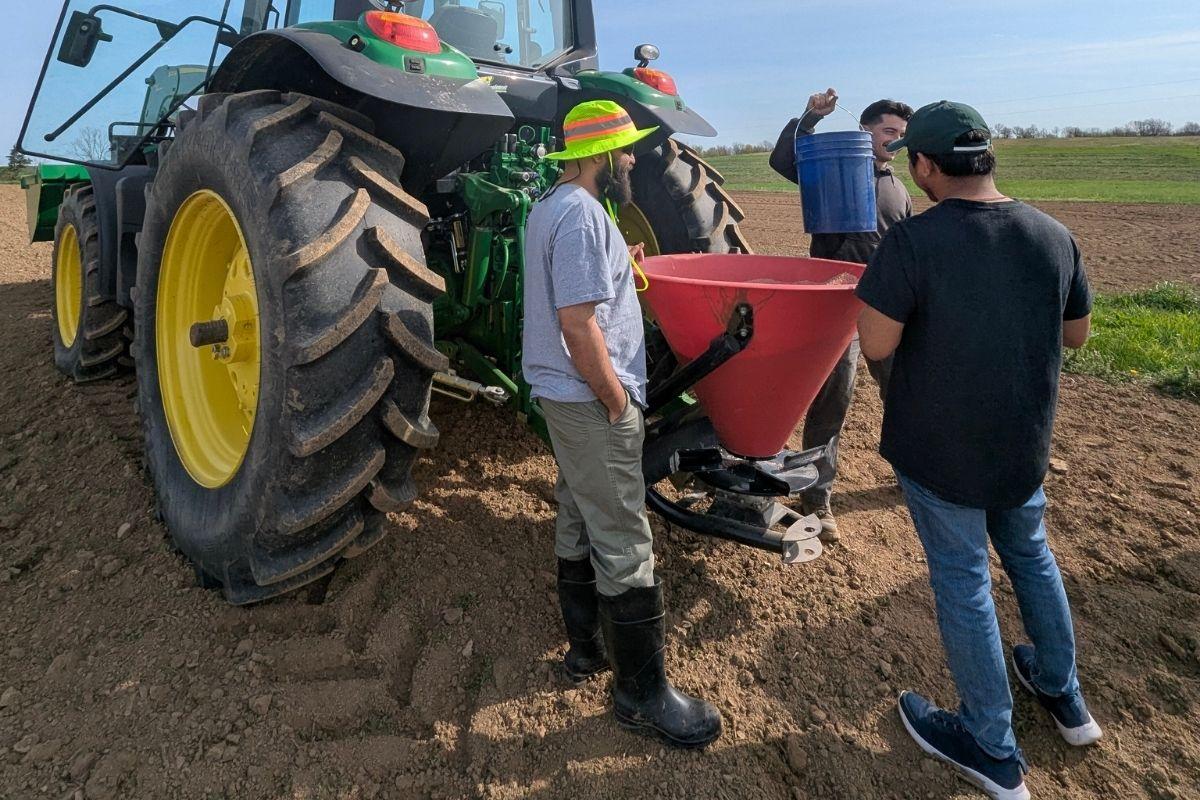Nutrient application before cultivation
