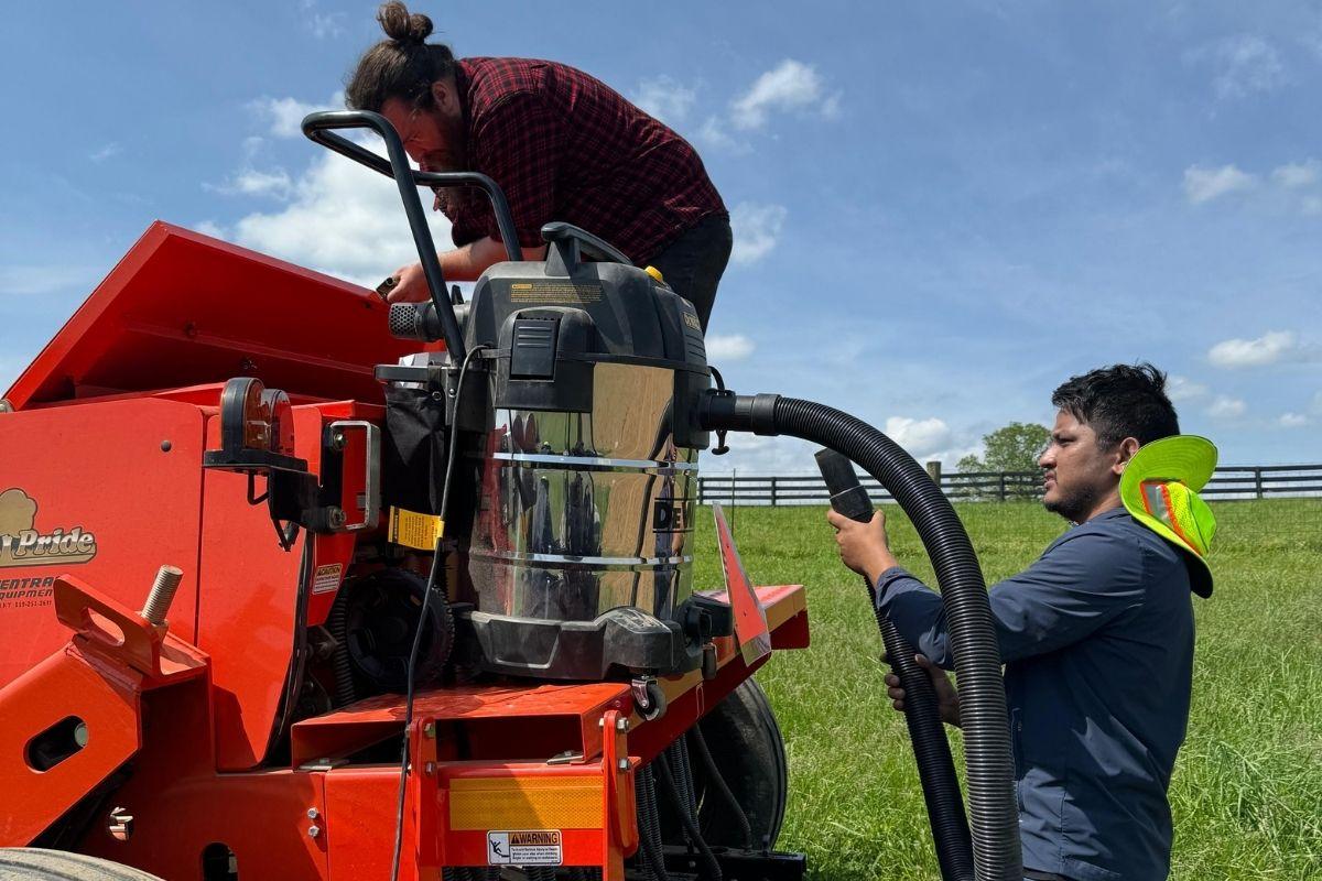Seed collection using vacuum pump