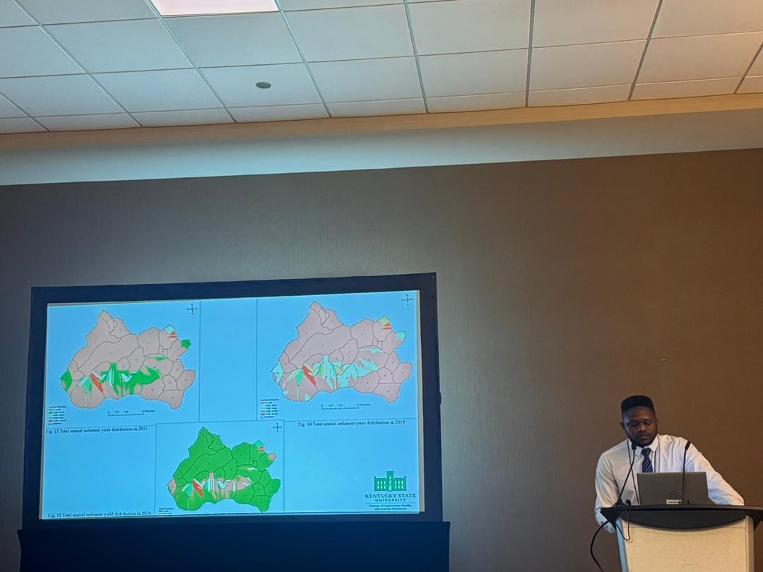 Ayobami Presenting his project
