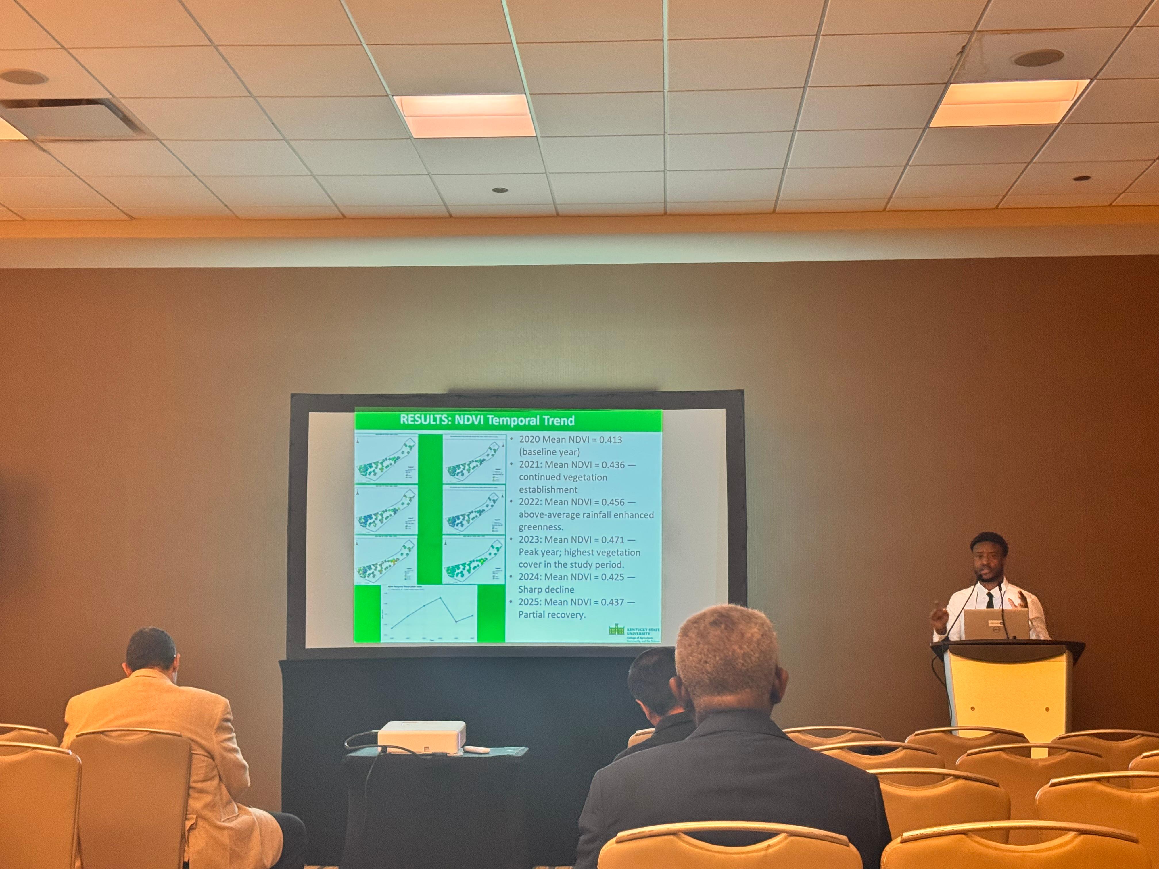 Amos presenting his project at ARD